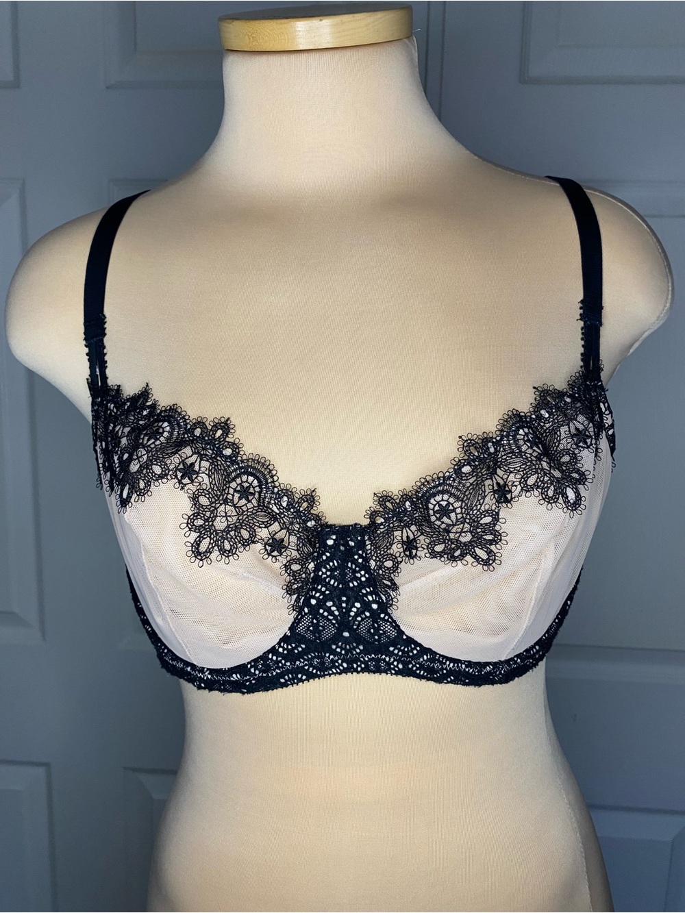 Victoria's Secret Dream Angels Black Lace and Nude Sheer Bra 34DD